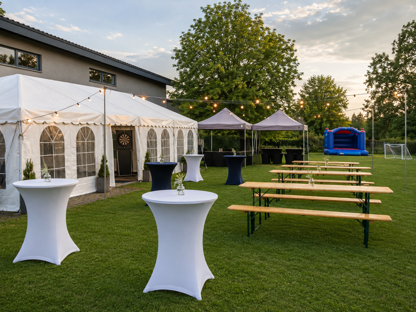 Professionelle Eventausstattung auf grüner Wiese